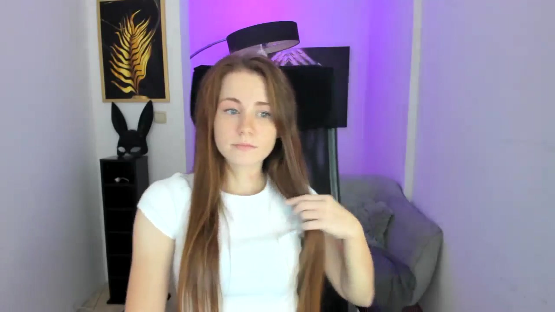 Gallery image thumbnail from Moonshinee's myfreecams stream on, 11/09/2024, 16:00 image 15 of 20