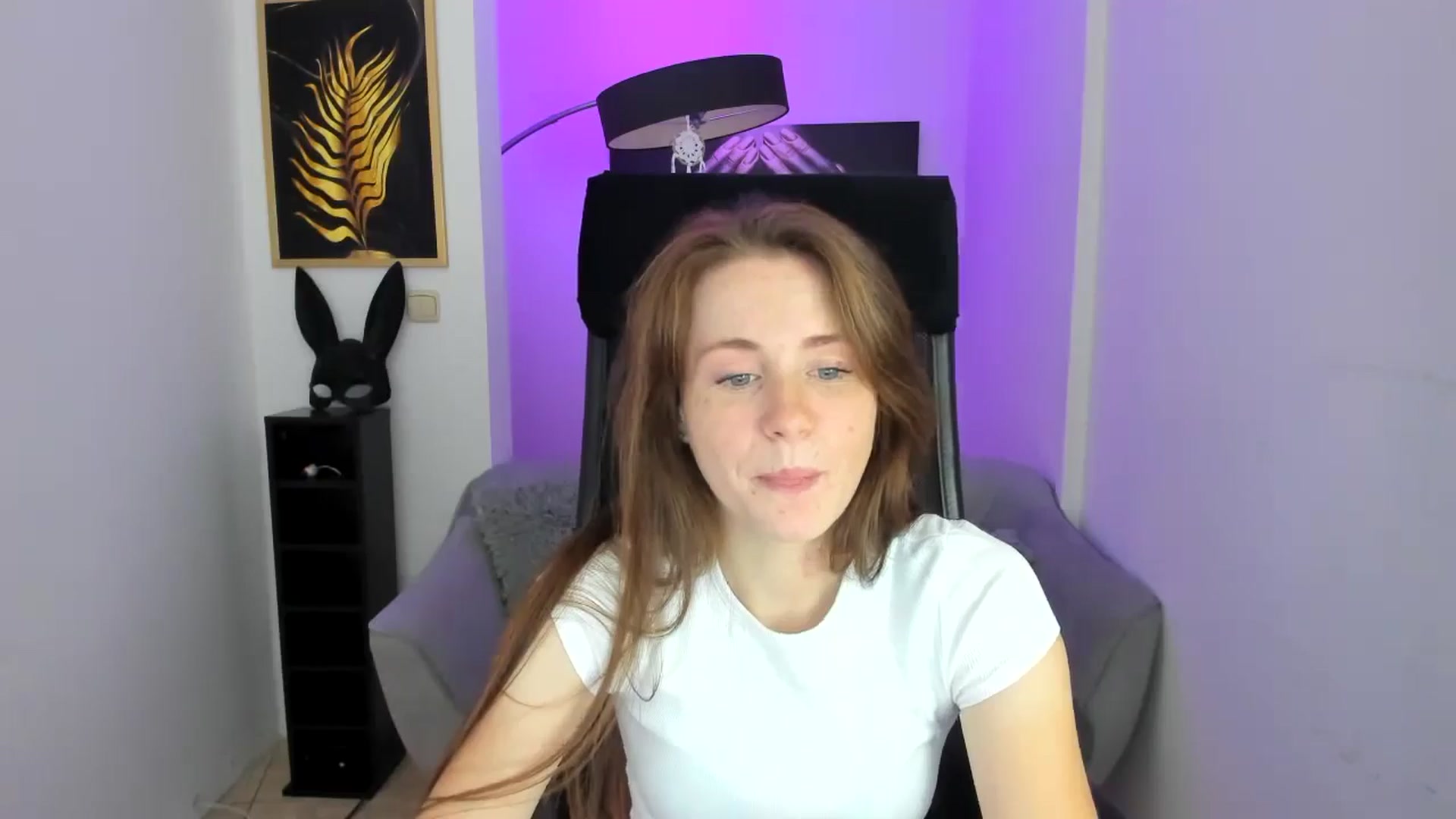 Gallery image thumbnail from Moonshinee's myfreecams stream on, 11/09/2024, 16:00 image 19 of 20