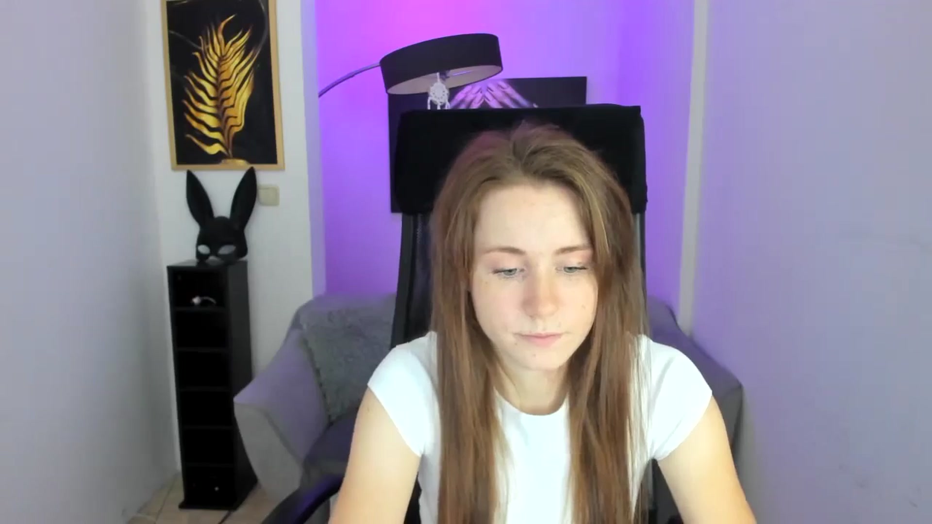 Gallery image thumbnail from Moonshinee's myfreecams stream on, 11/09/2024, 16:00 image 10 of 20
