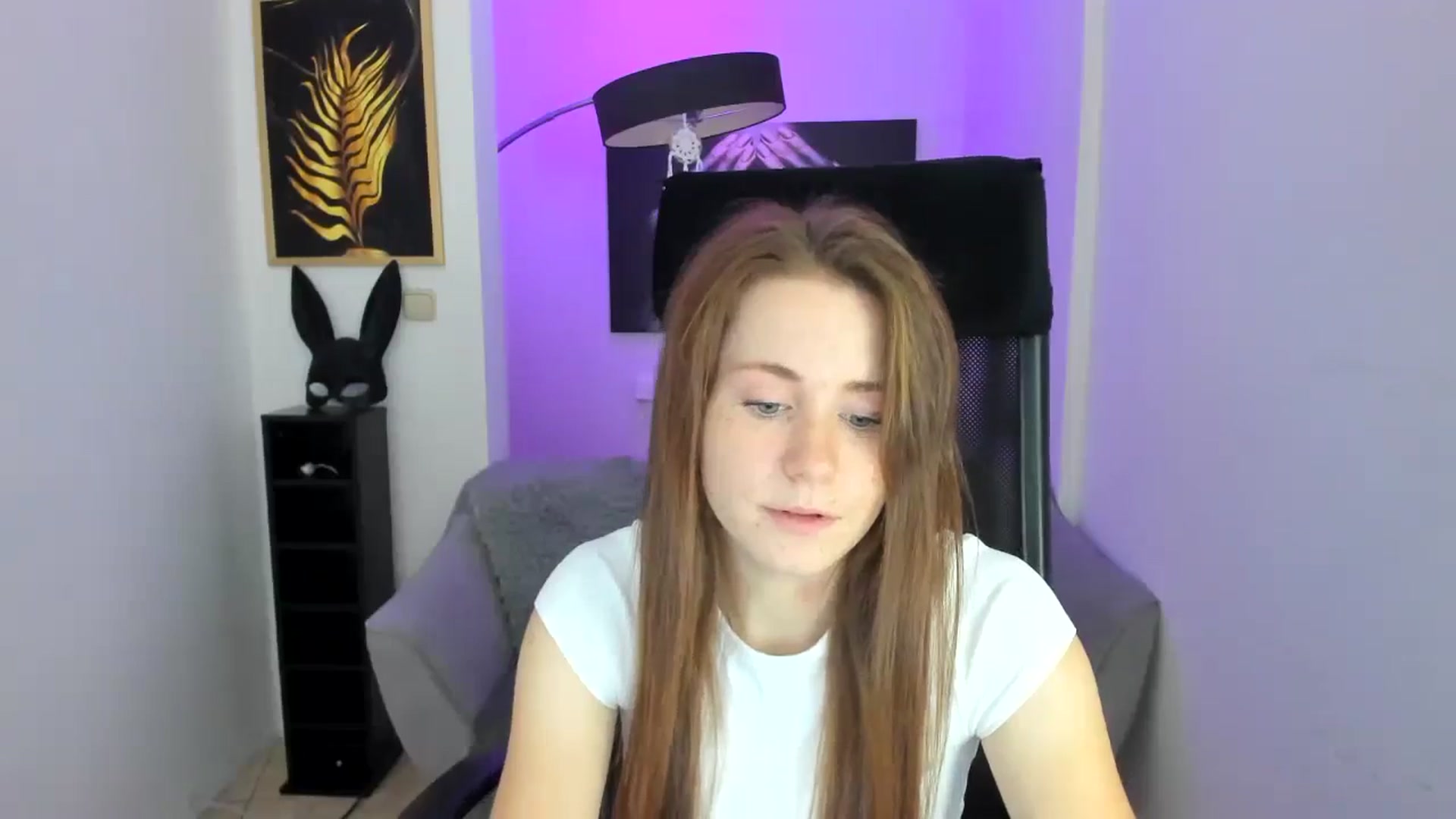 Gallery image thumbnail from Moonshinee's myfreecams stream on, 11/09/2024, 16:00 image 6 of 20