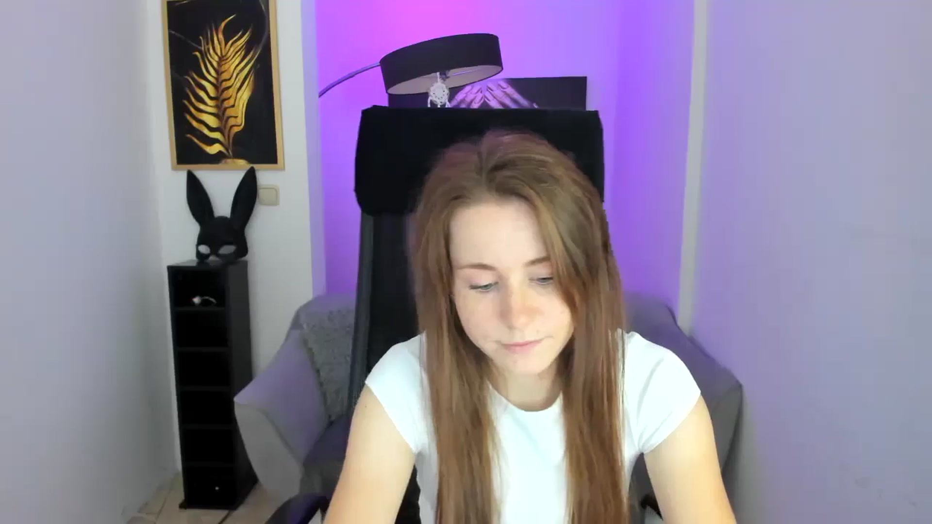 Gallery image thumbnail from Moonshinee's myfreecams stream on, 11/09/2024, 16:00 image 5 of 20