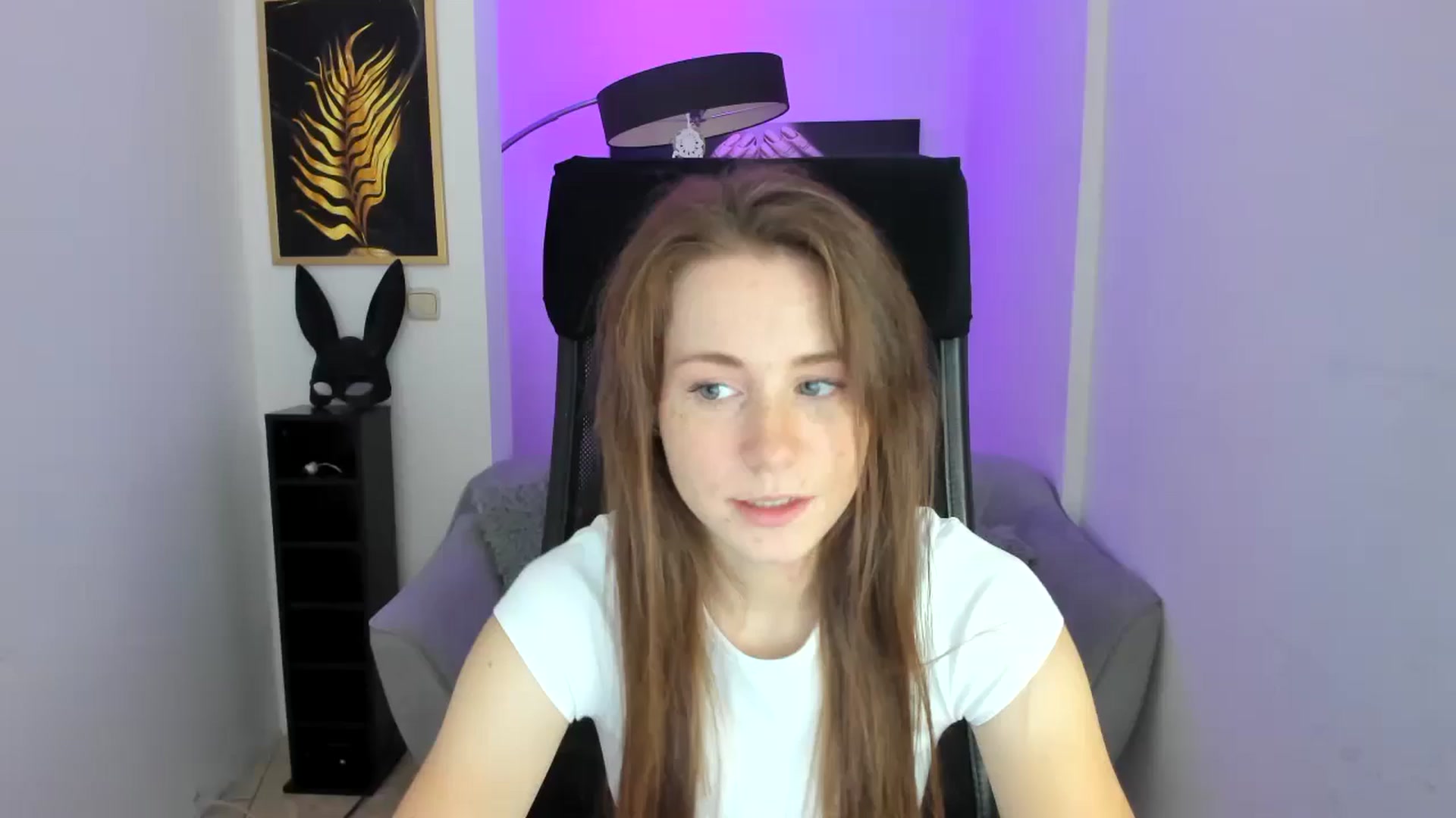 Gallery image thumbnail from Moonshinee's myfreecams stream on, 11/09/2024, 16:00 image 14 of 20