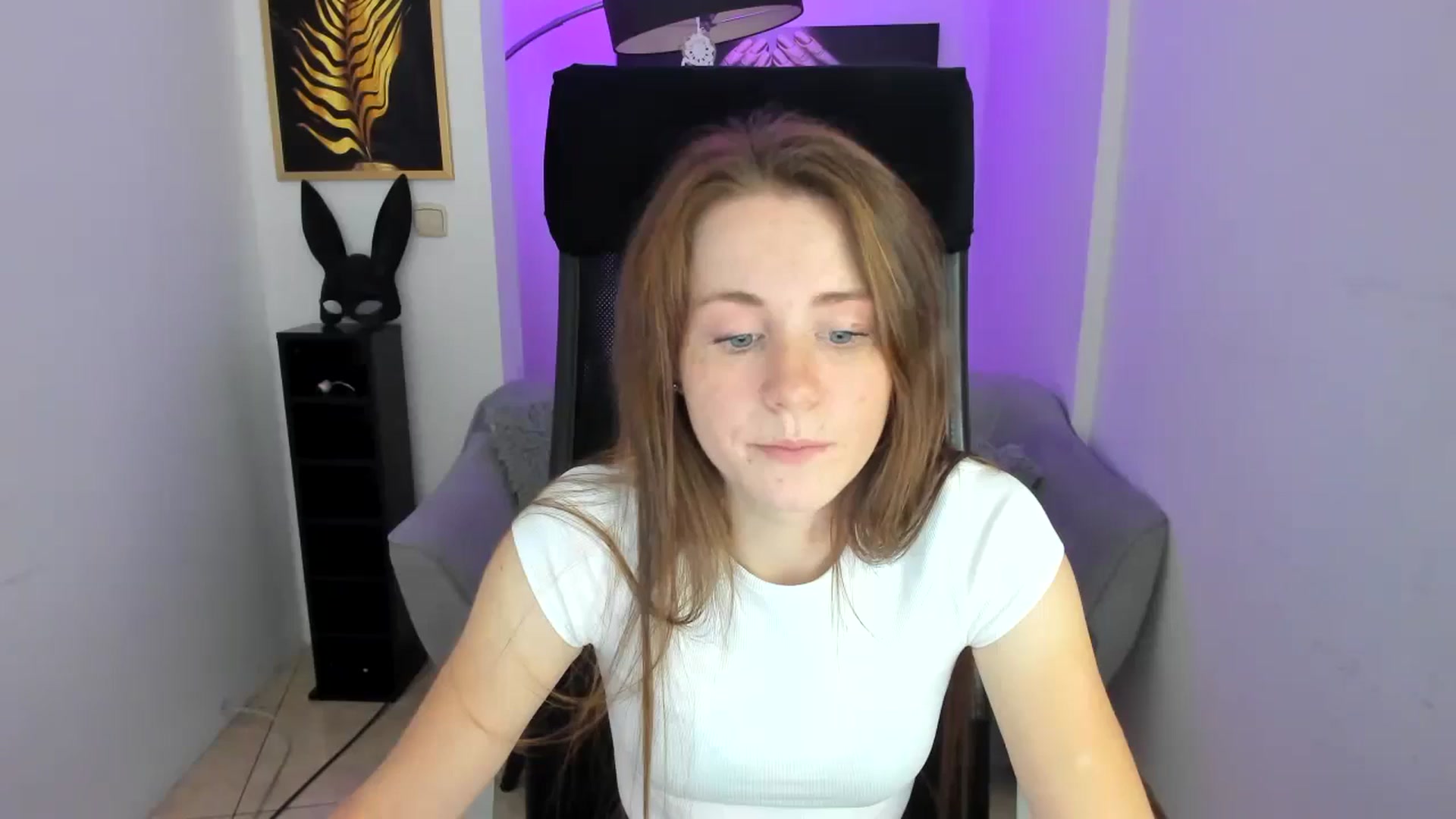 Gallery image thumbnail from Moonshinee's myfreecams stream on, 11/09/2024, 16:56 image 16 of 20