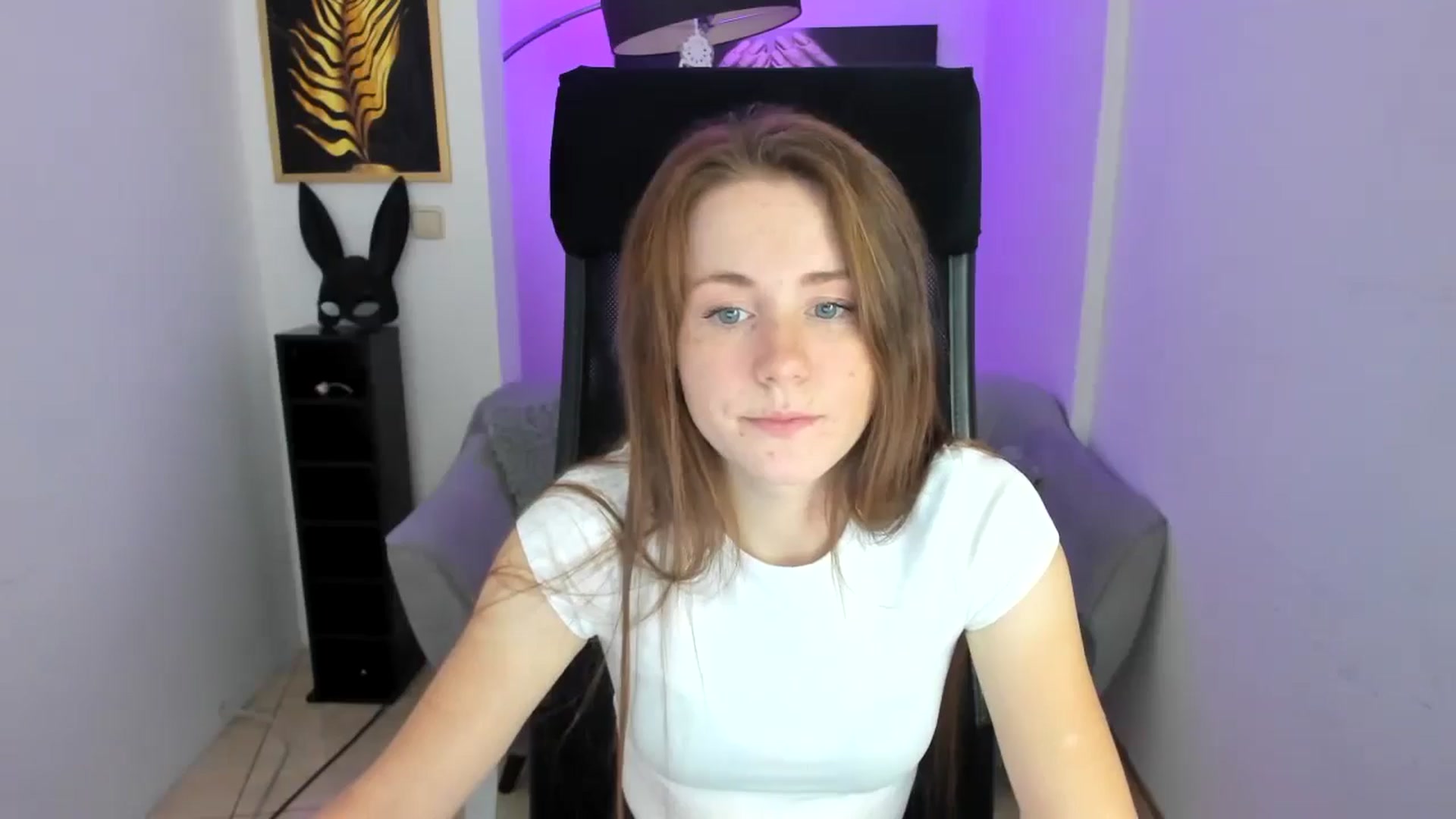 Gallery image thumbnail from Moonshinee's myfreecams stream on, 11/09/2024, 16:56 image 13 of 20
