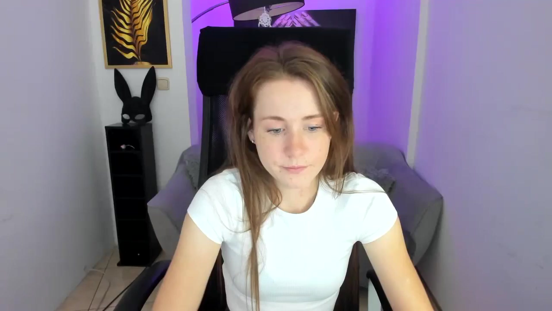 Gallery image thumbnail from Moonshinee's myfreecams stream on, 11/09/2024, 17:19 image 1 of 20