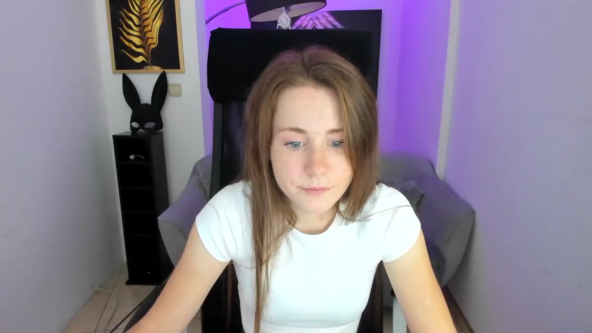 Gallery image thumbnail from Moonshinee's myfreecams stream on, 11/09/2024, 17:19 image 4 of 20