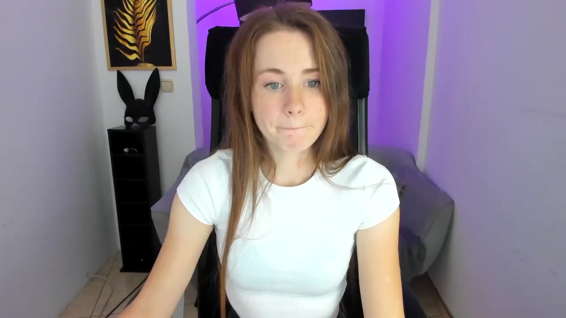 Gallery image thumbnail from Moonshinee's myfreecams stream on, 11/09/2024, 17:19 image 9 of 20