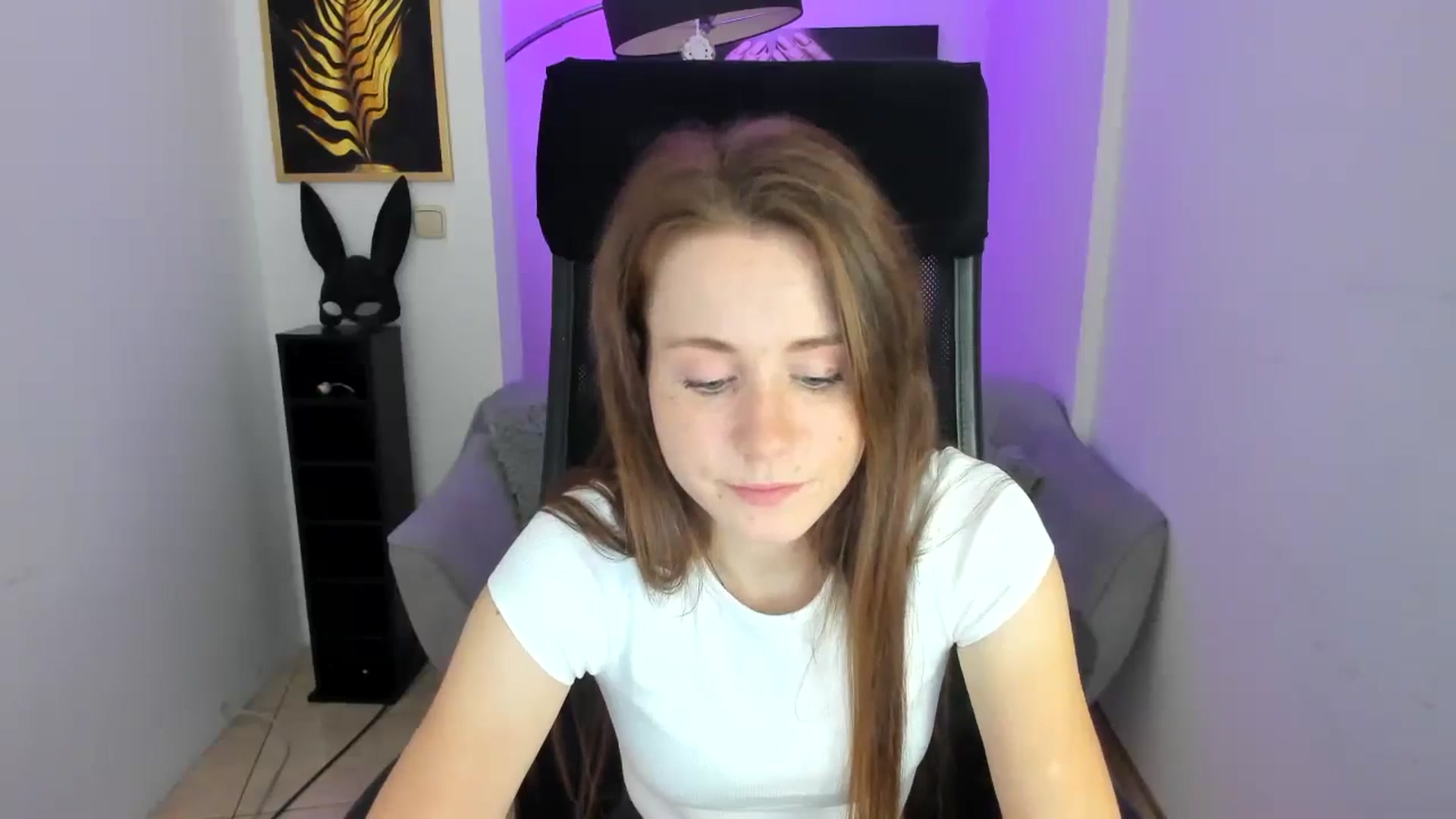 Gallery image thumbnail from Moonshinee's myfreecams stream on, 11/09/2024, 18:39 image 16 of 20