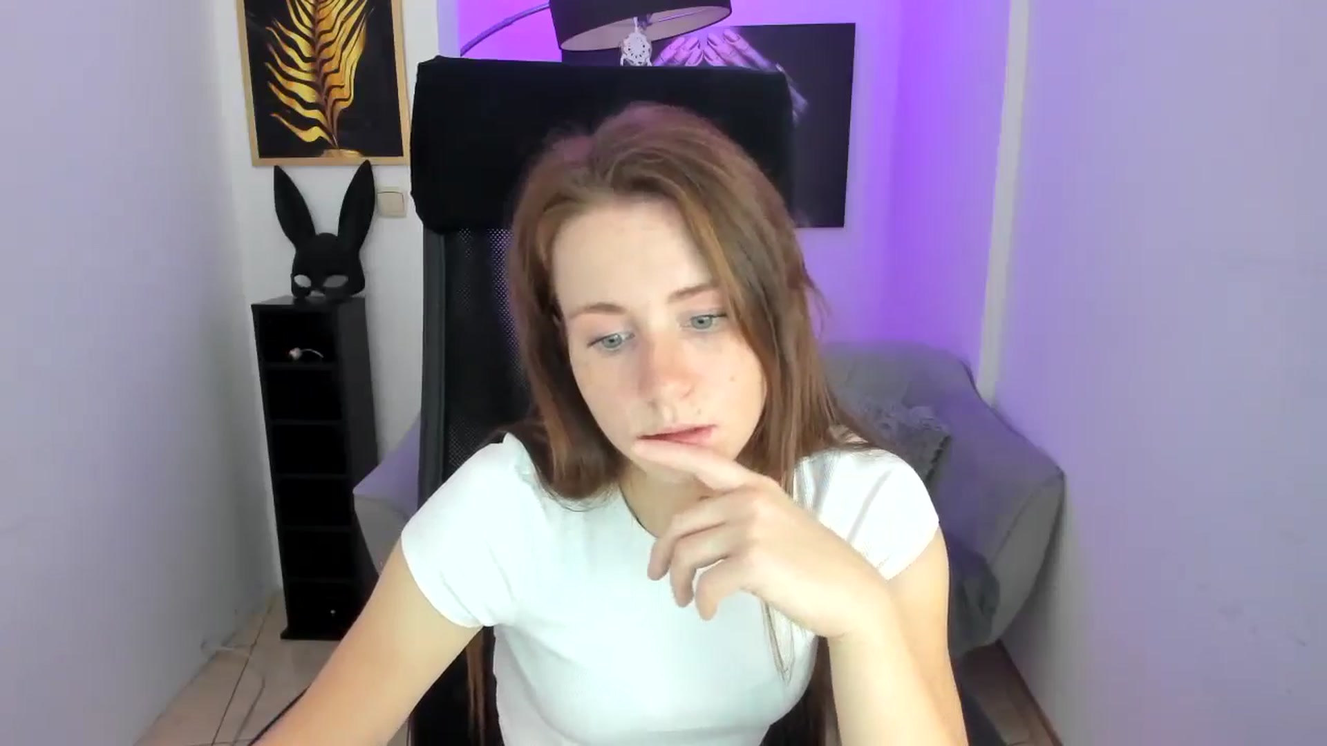 Gallery image thumbnail from Moonshinee's myfreecams stream on, 11/09/2024, 18:39 image 2 of 20
