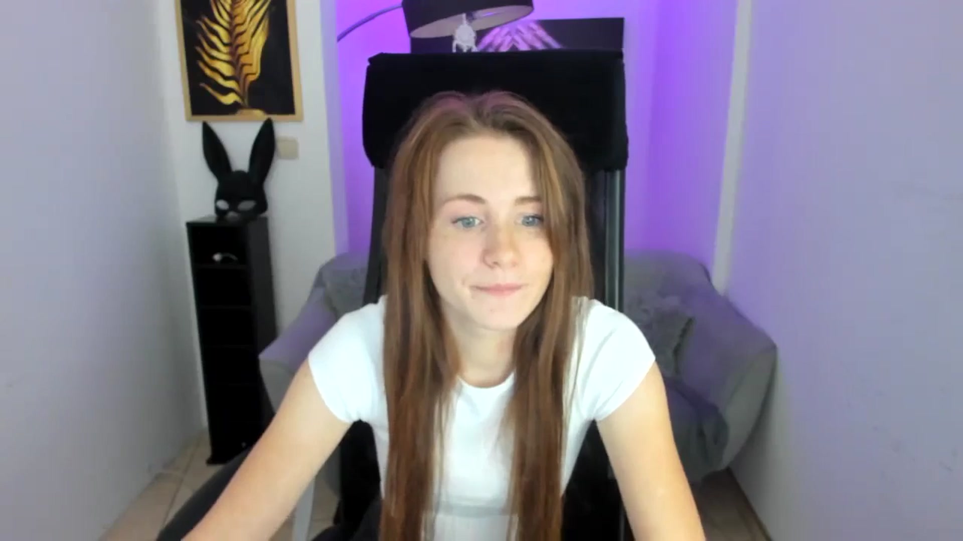 Gallery image thumbnail from Moonshinee's myfreecams stream on, 11/09/2024, 20:28 image 17 of 20