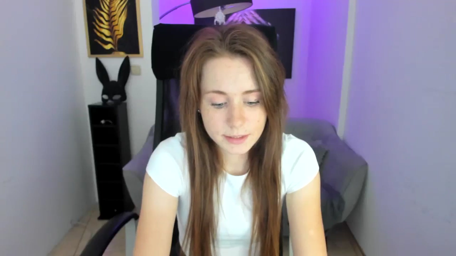 Gallery image thumbnail from Moonshinee's myfreecams stream on, 11/09/2024, 20:28 image 16 of 20