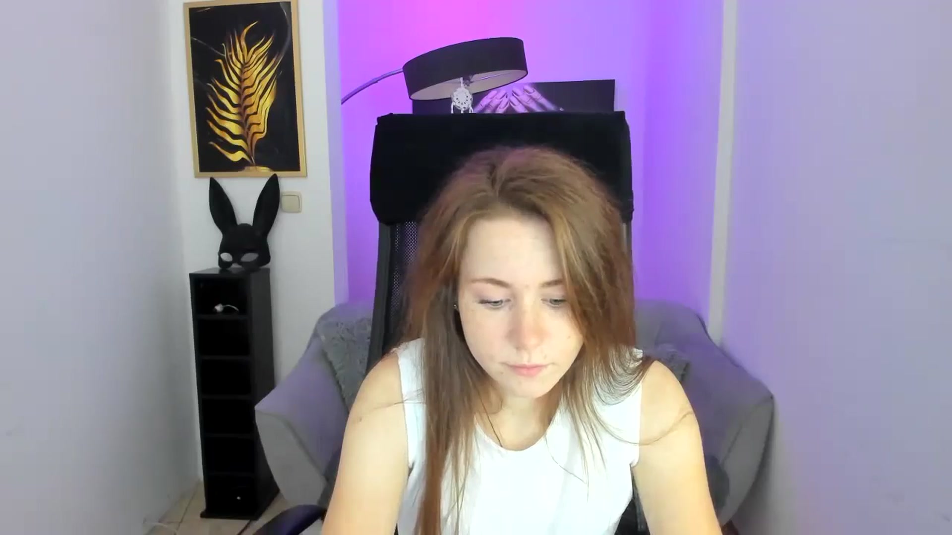Gallery image thumbnail from Moonshinee's myfreecams stream on, 11/10/2024, 14:42 image 9 of 20