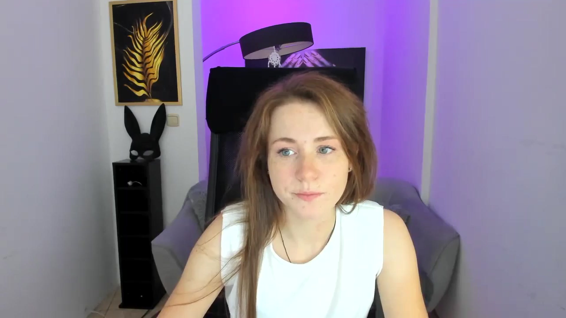 Gallery image thumbnail from Moonshinee's myfreecams stream on, 11/10/2024, 14:42 image 11 of 20