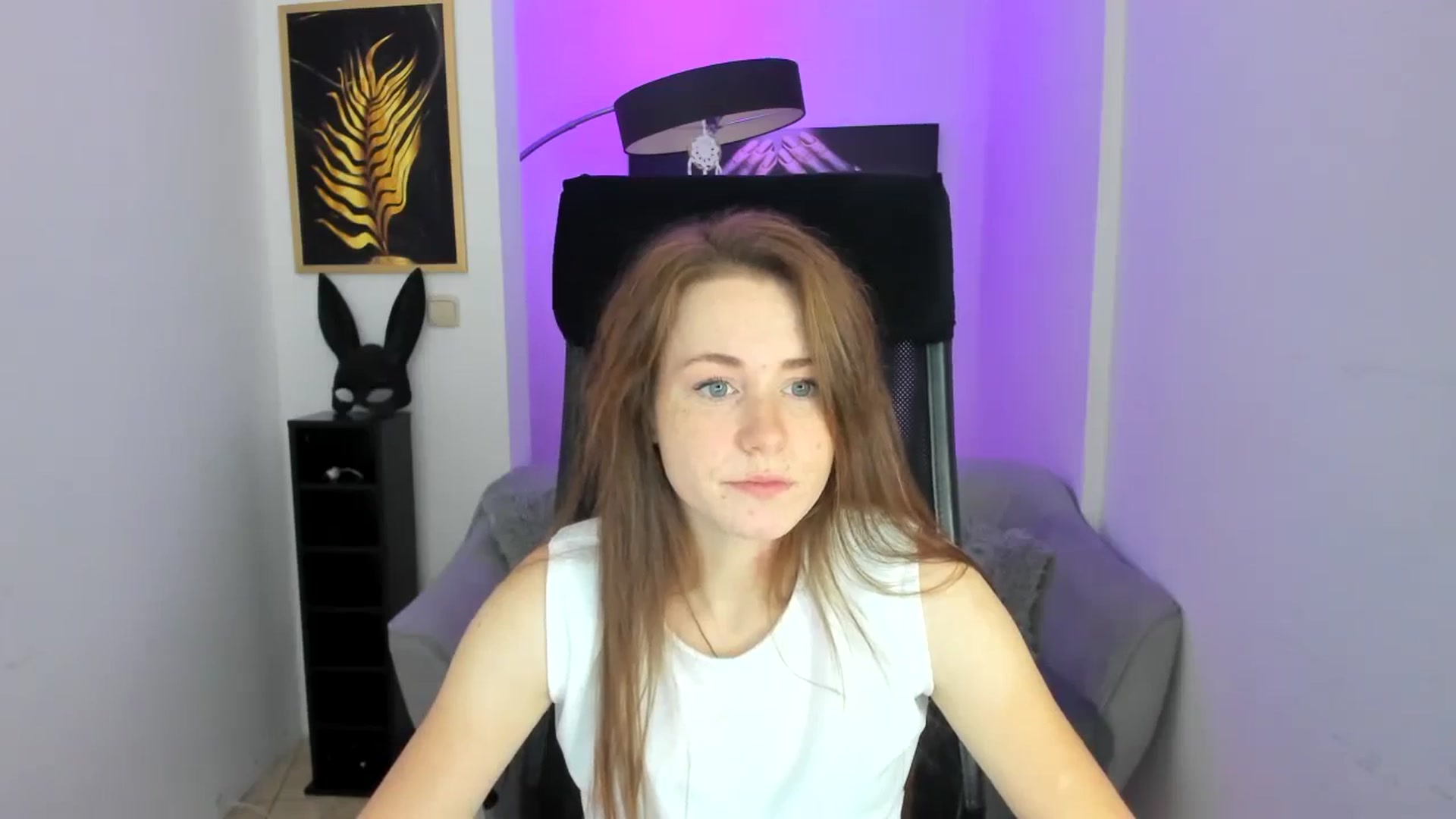 Gallery image thumbnail from Moonshinee's myfreecams stream on, 11/10/2024, 14:42 image 7 of 20