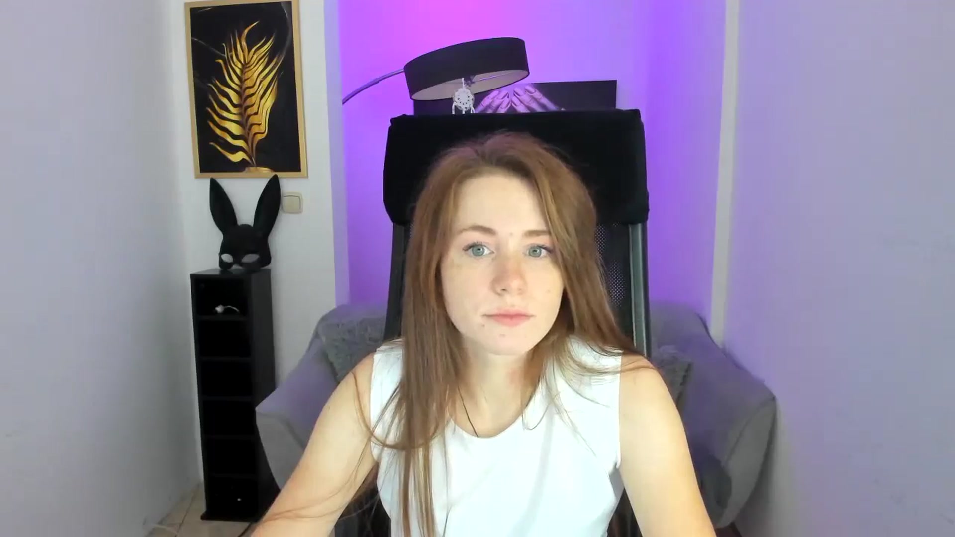 Gallery image thumbnail from Moonshinee's myfreecams stream on, 11/10/2024, 14:42 image 2 of 20