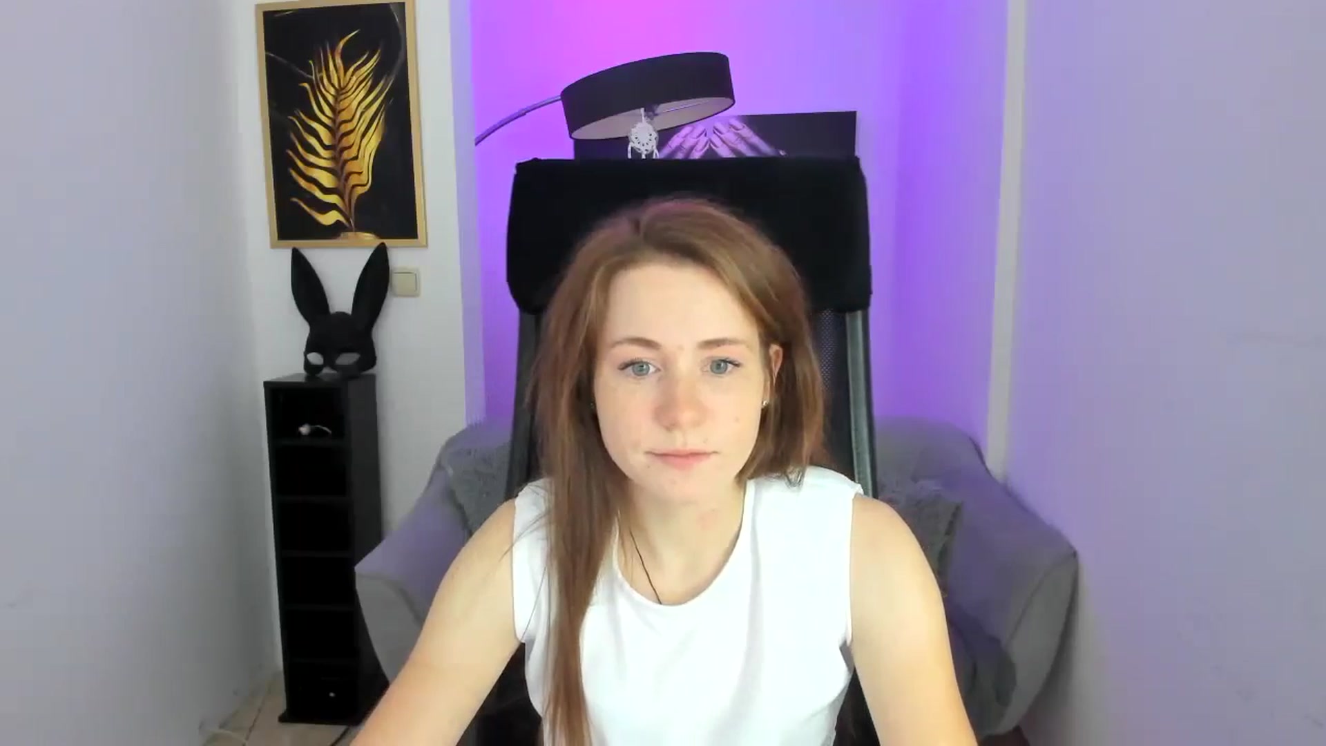 Gallery image thumbnail from Moonshinee's myfreecams stream on, 11/10/2024, 14:42 image 13 of 20