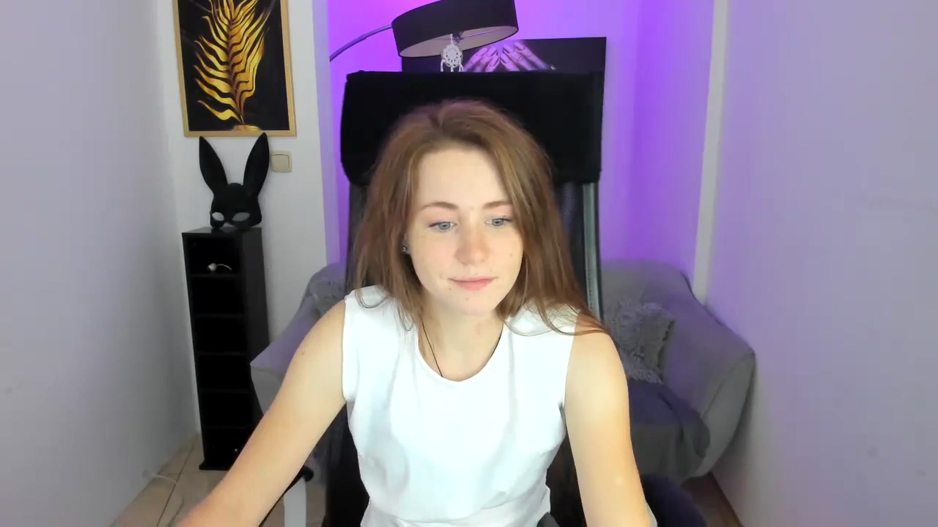 Gallery image thumbnail from Moonshinee's myfreecams stream on, 11/10/2024, 14:42 image 18 of 20