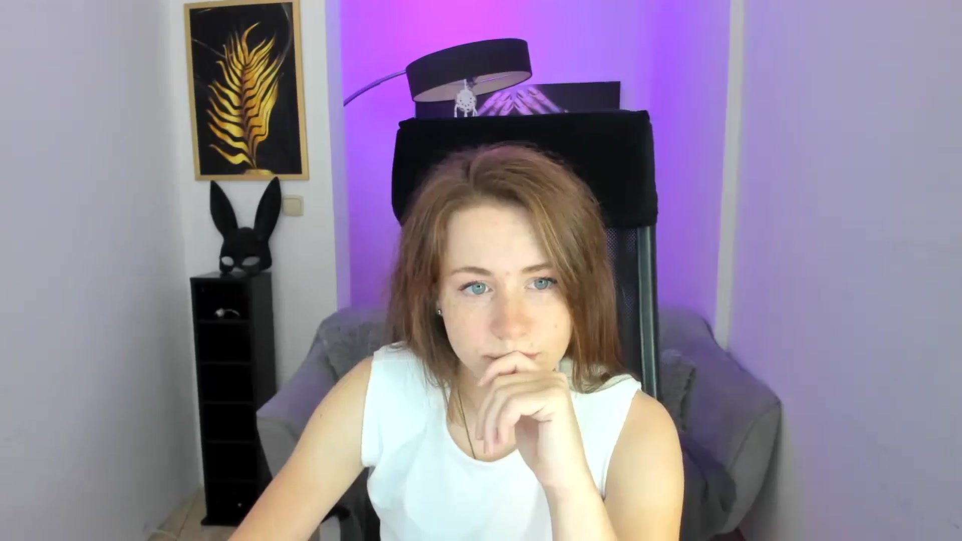 Gallery image thumbnail from Moonshinee's myfreecams stream on, 11/10/2024, 14:42 image 15 of 20