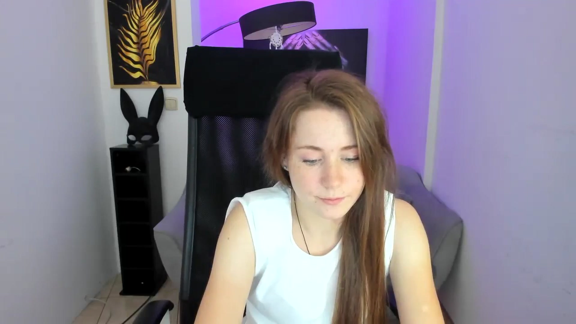 Gallery image thumbnail from Moonshinee's myfreecams stream on, 11/10/2024, 16:12 image 12 of 20