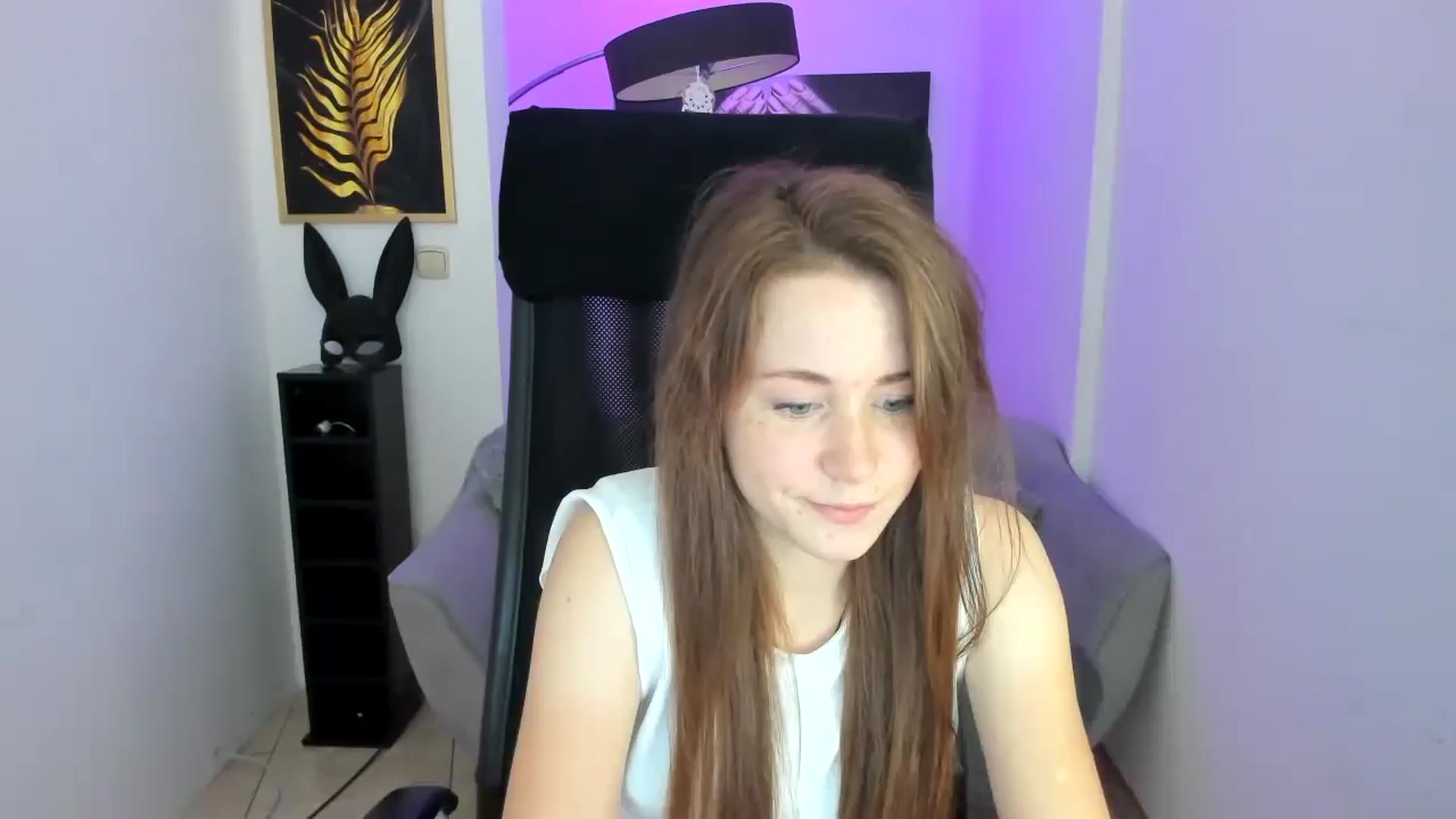 Gallery image thumbnail from Moonshinee's myfreecams stream on, 11/10/2024, 16:12 image 10 of 20