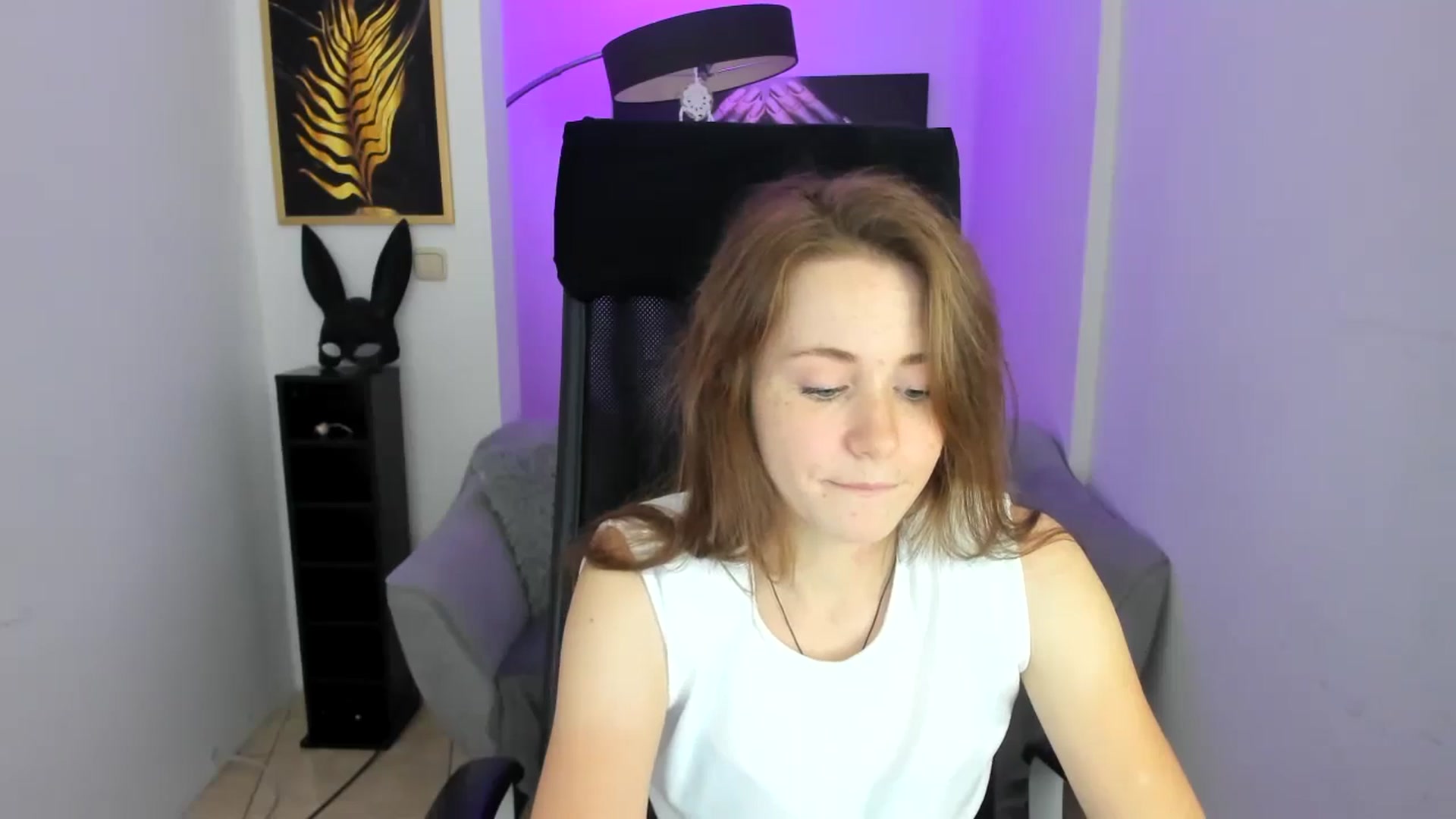 Gallery image thumbnail from Moonshinee's myfreecams stream on, 11/10/2024, 16:12 image 15 of 20