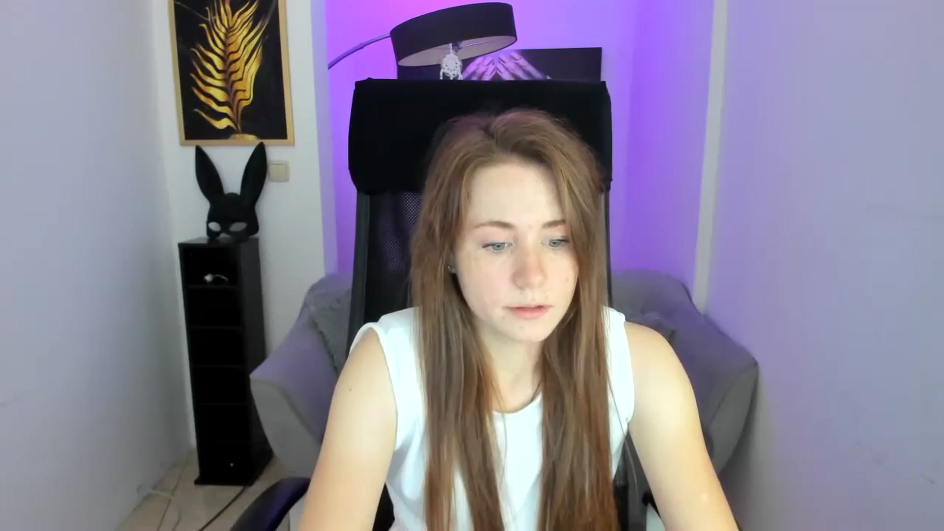 Gallery image thumbnail from Moonshinee's myfreecams stream on, 11/10/2024, 16:12 image 3 of 20