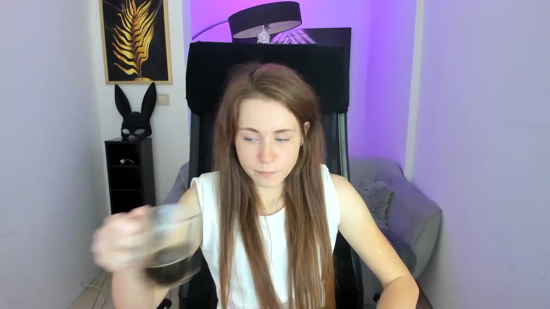 Gallery image thumbnail from Moonshinee's myfreecams stream on, 11/10/2024, 16:12 image 4 of 20