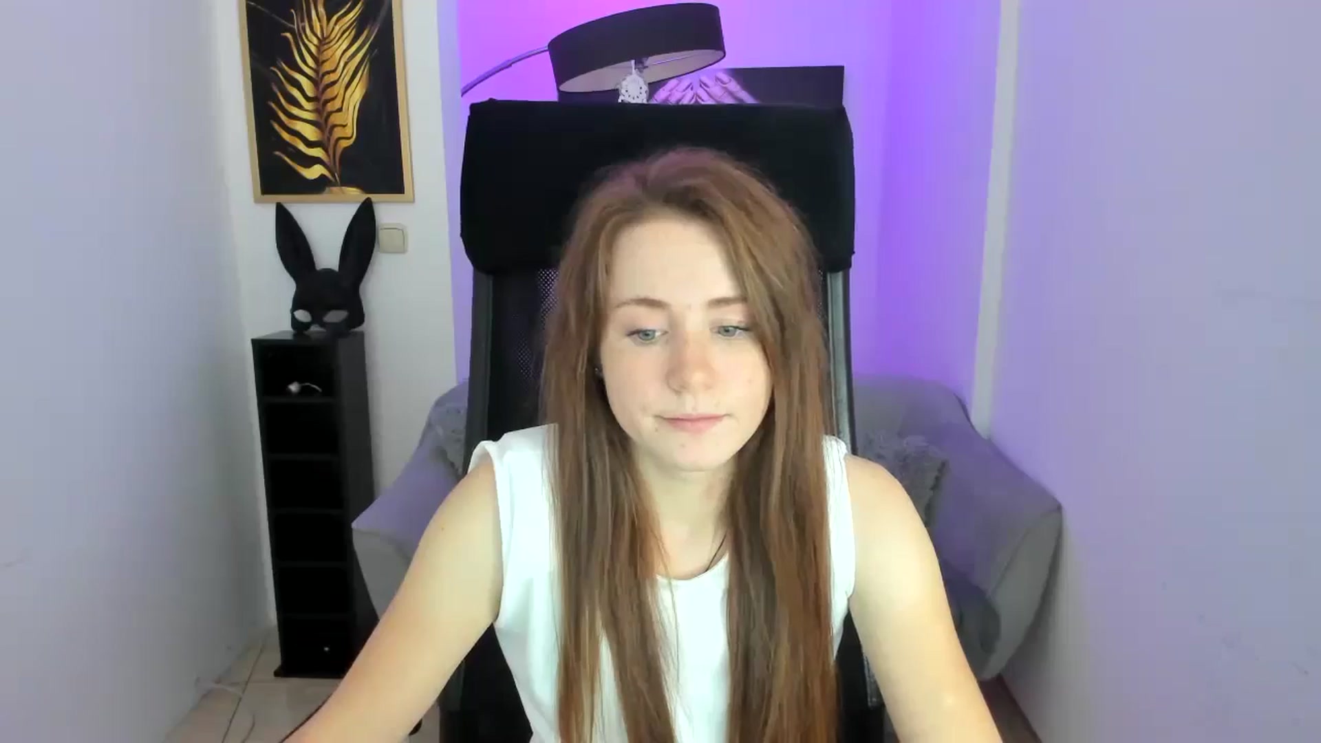 Gallery image thumbnail from Moonshinee's myfreecams stream on, 11/10/2024, 16:12 image 5 of 20