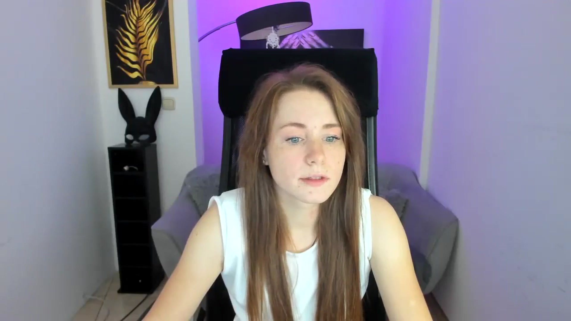 Gallery image thumbnail from Moonshinee's myfreecams stream on, 11/10/2024, 16:12 image 2 of 20