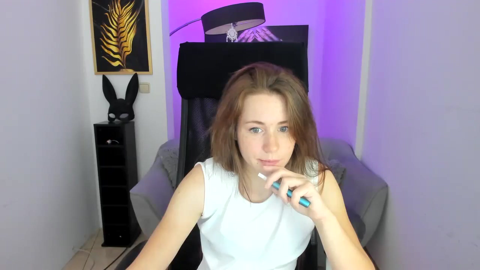 Gallery image thumbnail from Moonshinee's myfreecams stream on, 11/10/2024, 17:15 image 19 of 20