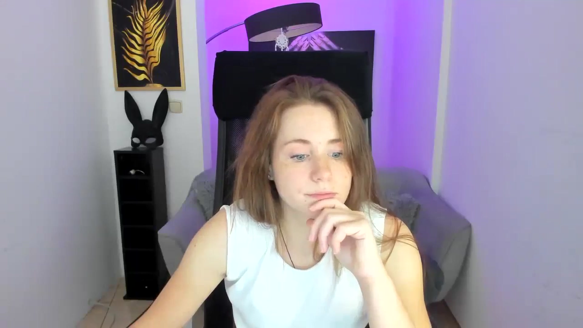 Gallery image thumbnail from Moonshinee's myfreecams stream on, 11/10/2024, 17:15 image 20 of 20