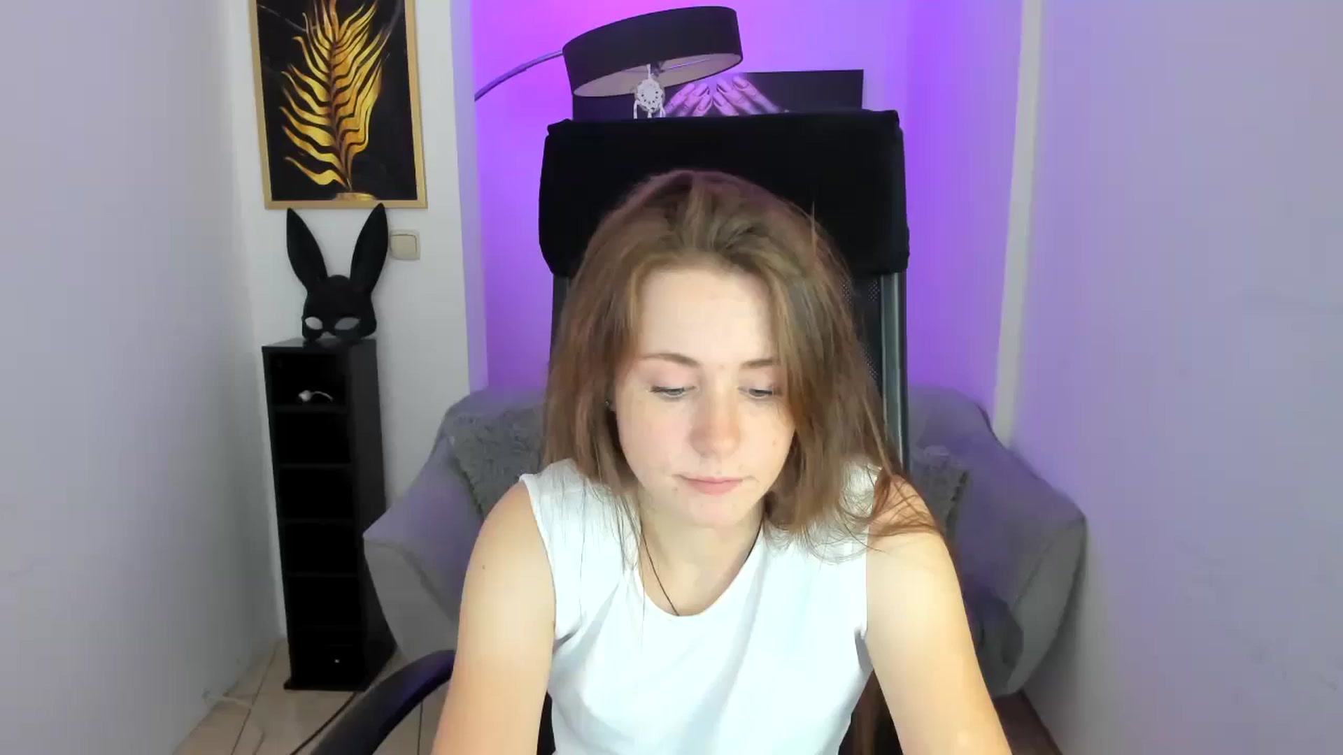 Gallery image thumbnail from Moonshinee's myfreecams stream on, 11/10/2024, 17:15 image 16 of 20