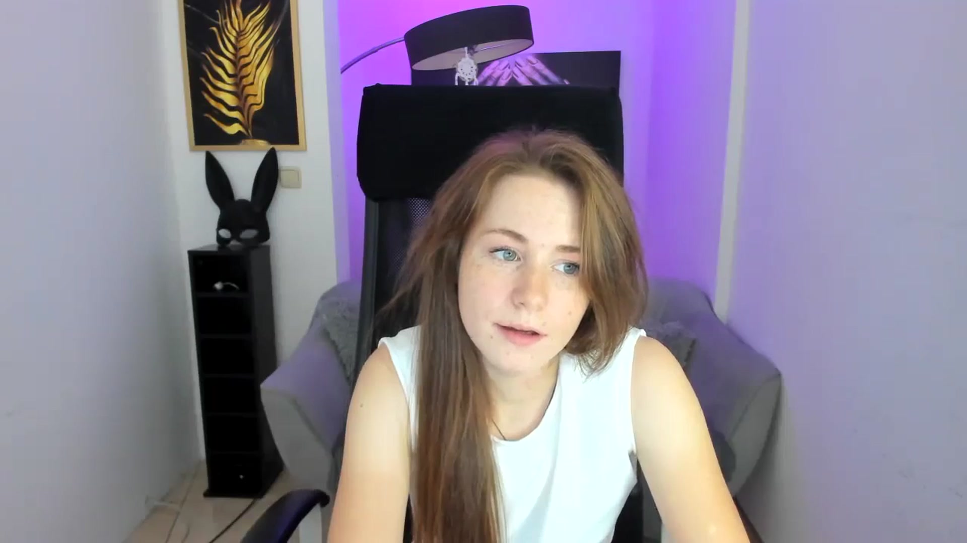 Gallery image thumbnail from Moonshinee's myfreecams stream on, 11/10/2024, 17:15 image 7 of 20