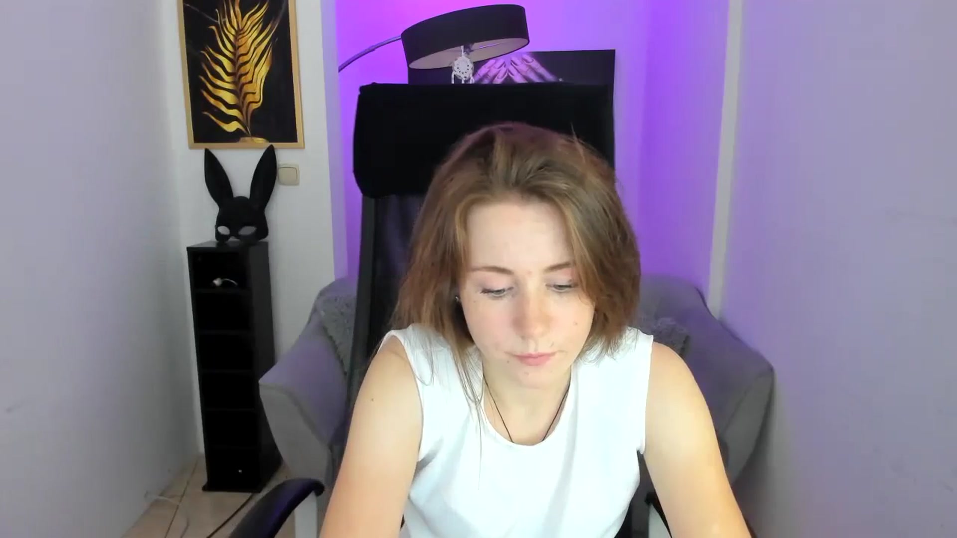 Gallery image thumbnail from Moonshinee's myfreecams stream on, 11/10/2024, 17:15 image 15 of 20