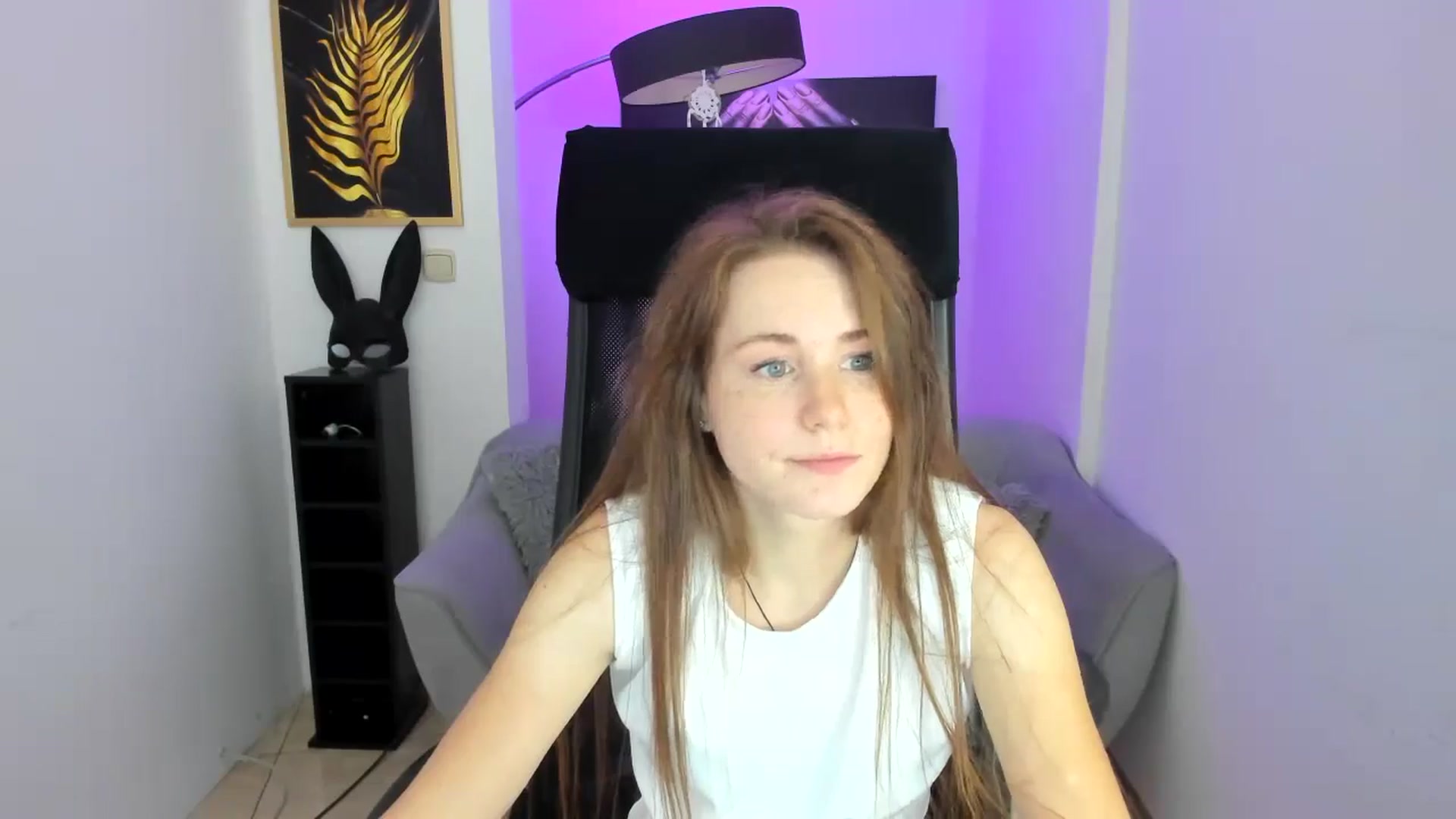Gallery image thumbnail from Moonshinee's myfreecams stream on, 11/10/2024, 17:15 image 11 of 20
