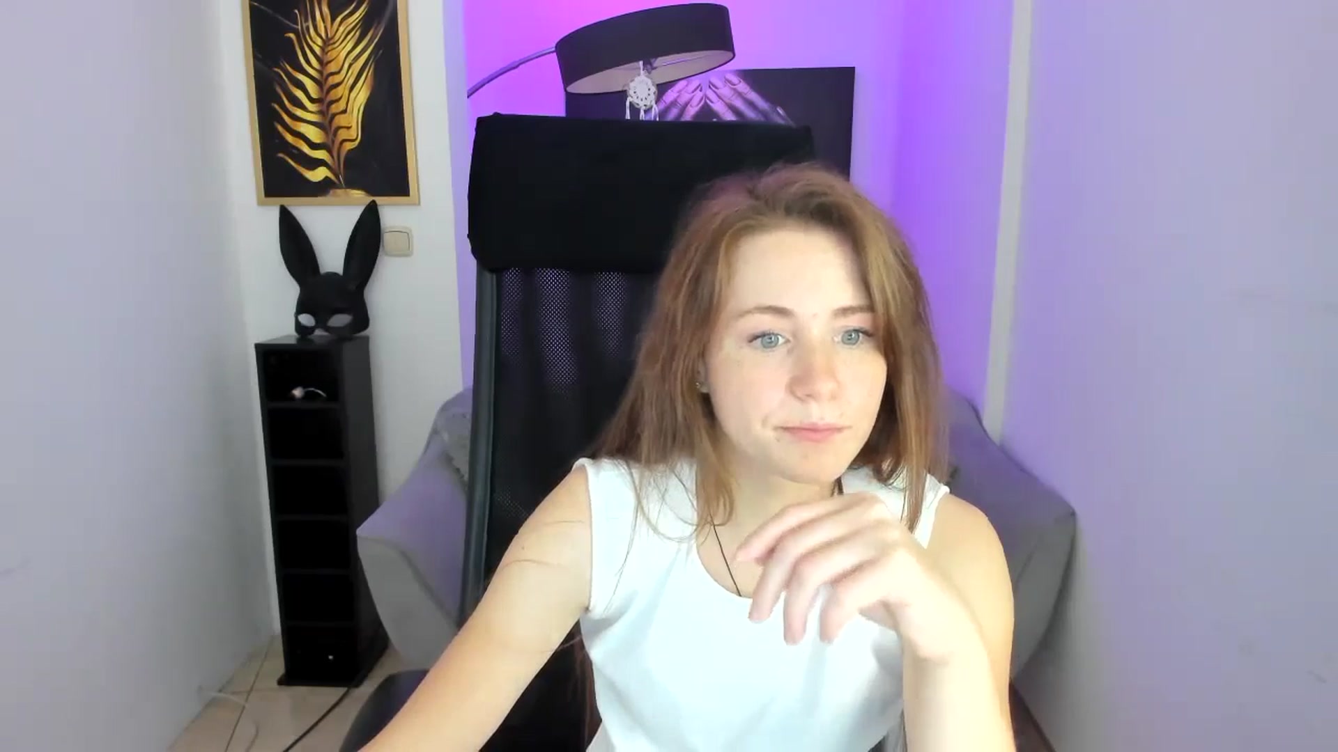 Gallery image thumbnail from Moonshinee's myfreecams stream on, 11/10/2024, 17:15 image 2 of 20