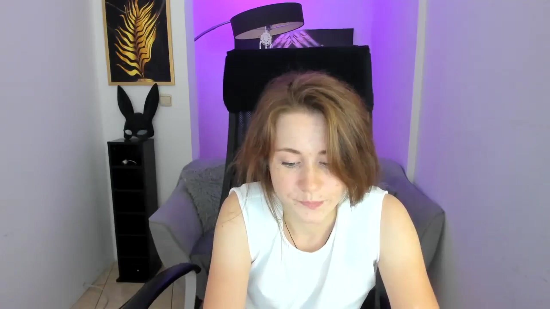 Gallery image thumbnail from Moonshinee's myfreecams stream on, 11/10/2024, 17:15 image 14 of 20