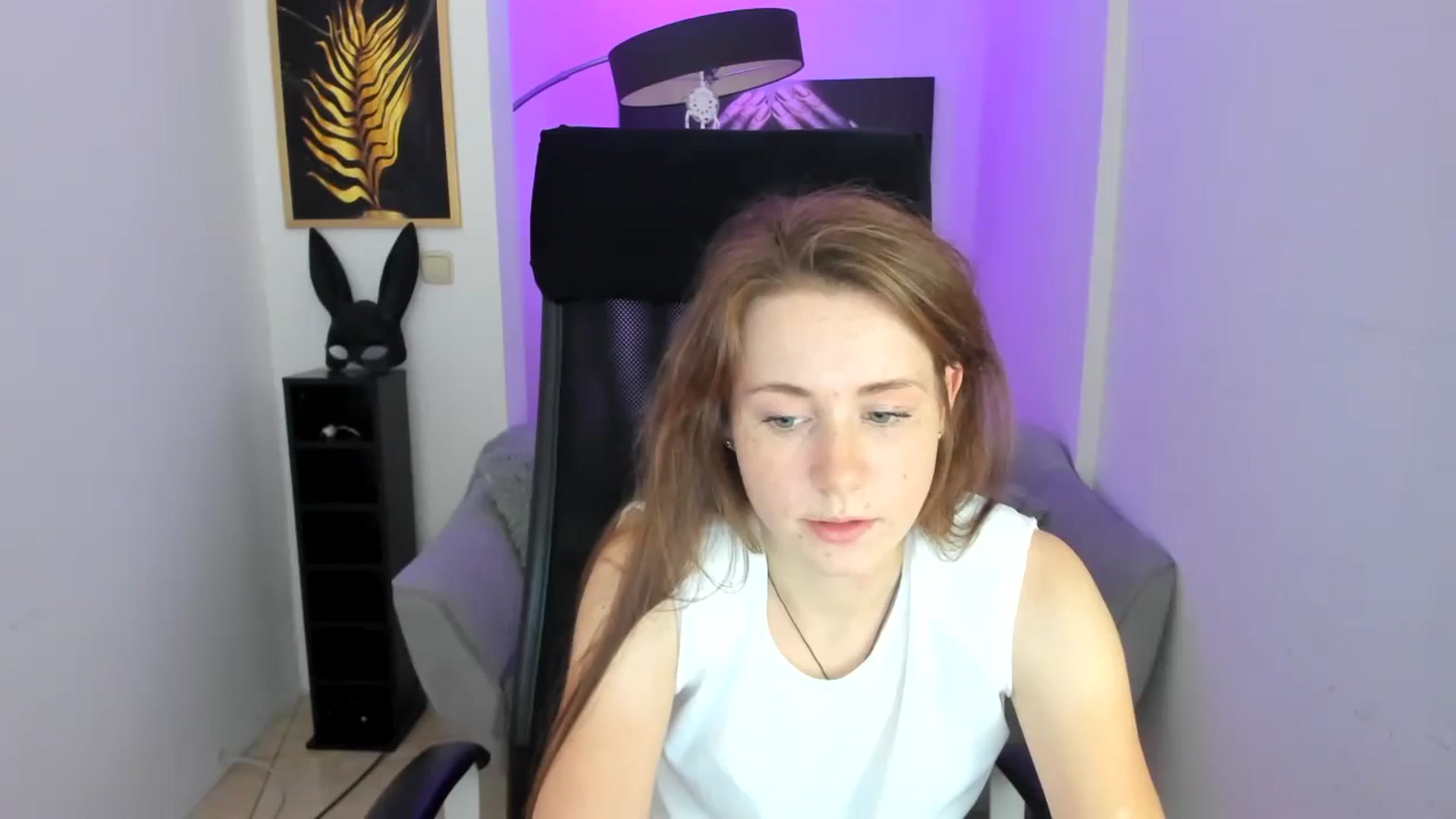 Gallery image thumbnail from Moonshinee's myfreecams stream on, 11/10/2024, 17:15 image 8 of 20