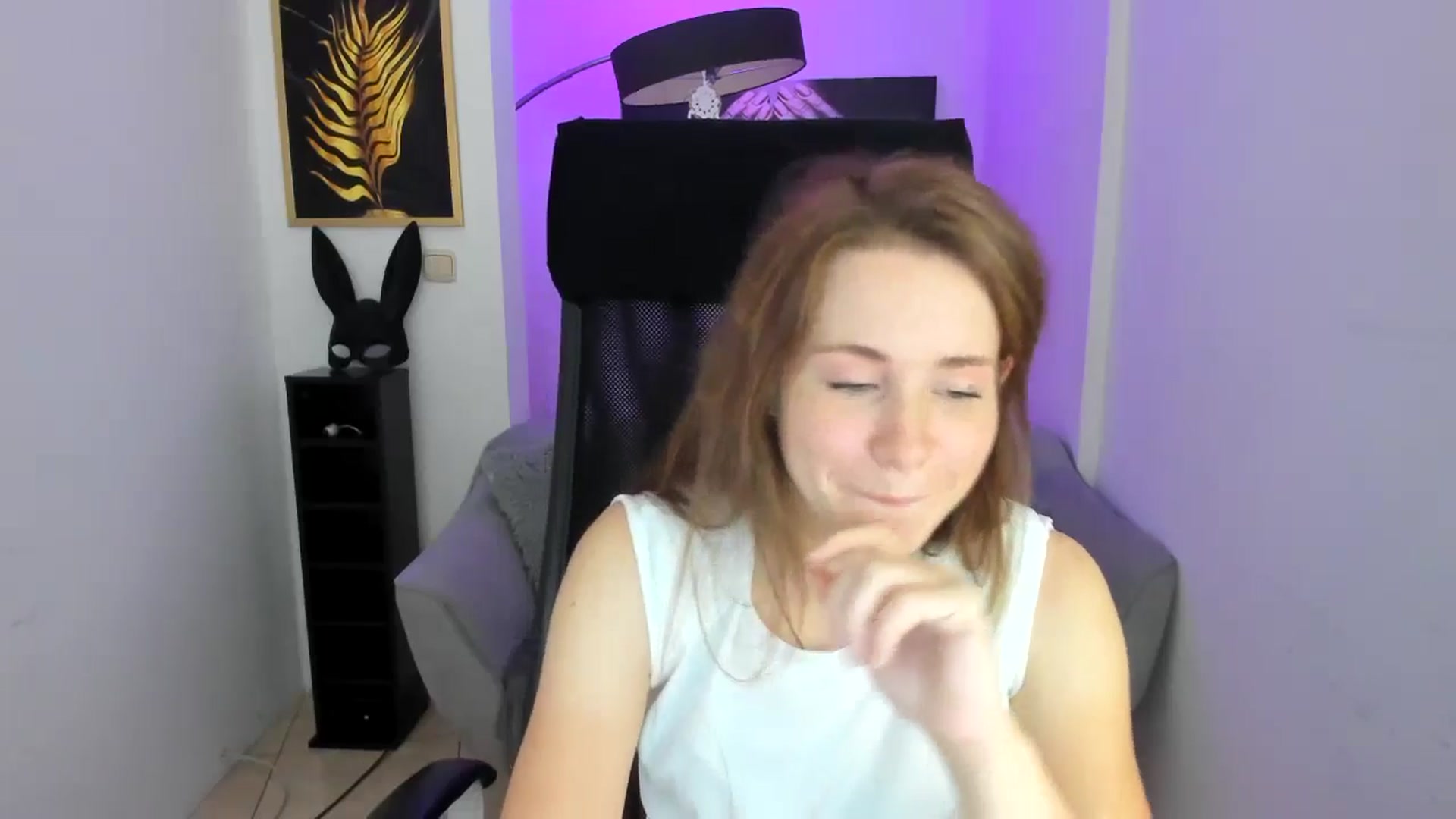Gallery image thumbnail from Moonshinee's myfreecams stream on, 11/10/2024, 17:15 image 3 of 20