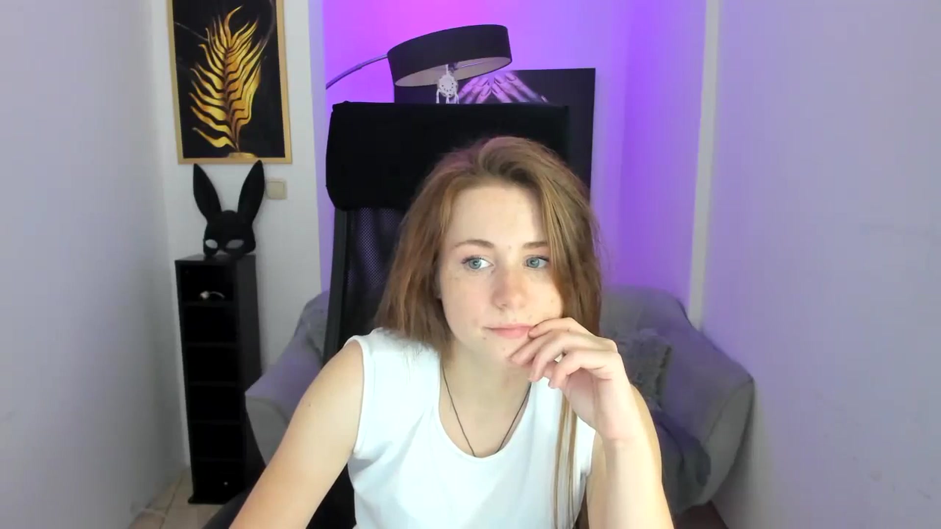 Gallery image thumbnail from Moonshinee's myfreecams stream on, 11/10/2024, 19:15 image 20 of 20