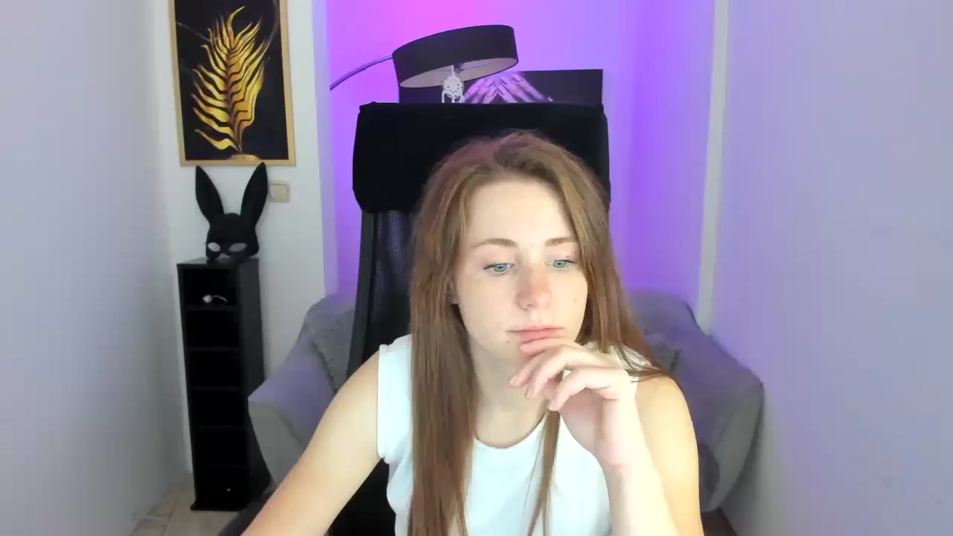 Gallery image thumbnail from Moonshinee's myfreecams stream on, 11/10/2024, 19:15 image 2 of 20