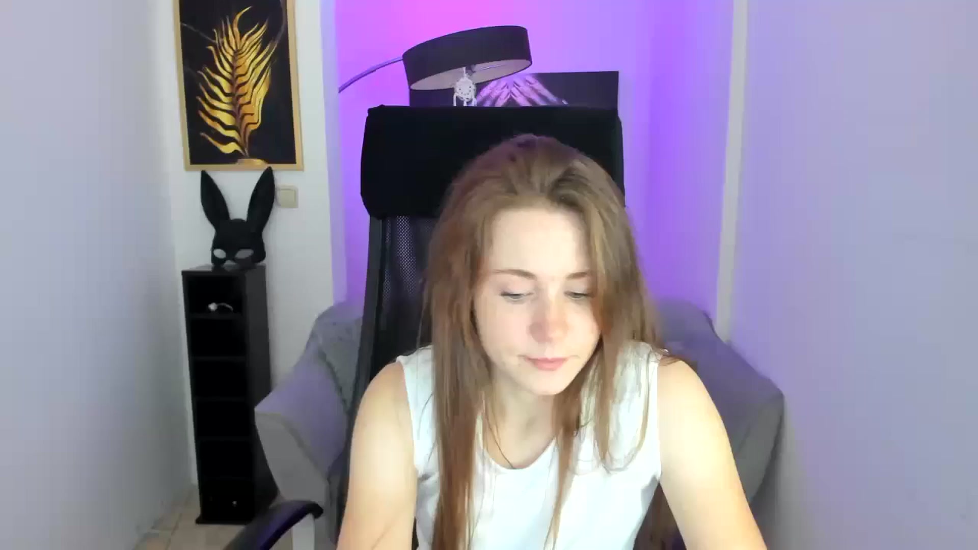 Gallery image thumbnail from Moonshinee's myfreecams stream on, 11/10/2024, 19:15 image 5 of 20