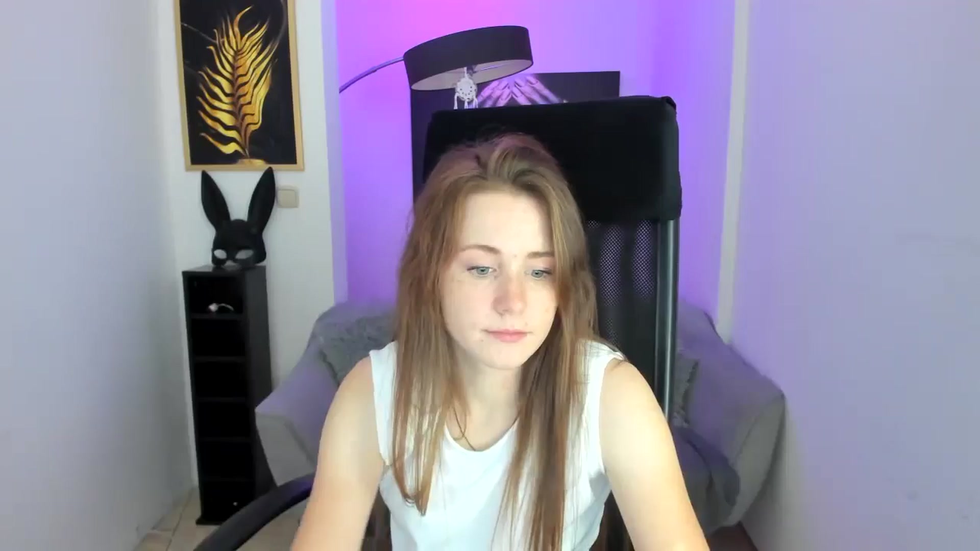 Gallery image thumbnail from Moonshinee's myfreecams stream on, 11/10/2024, 19:15 image 12 of 20