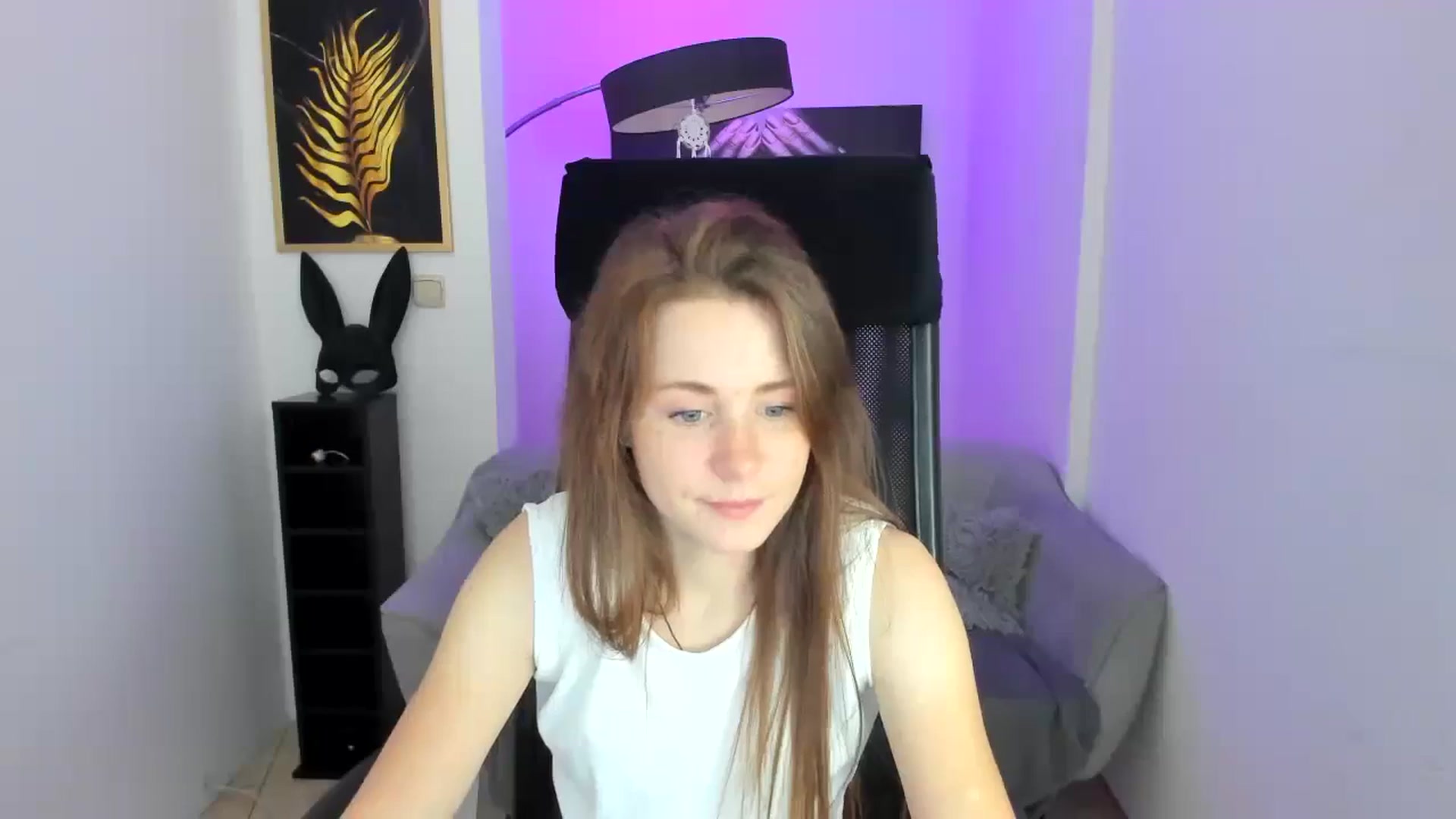 Gallery image thumbnail from Moonshinee's myfreecams stream on, 11/10/2024, 19:15 image 9 of 20
