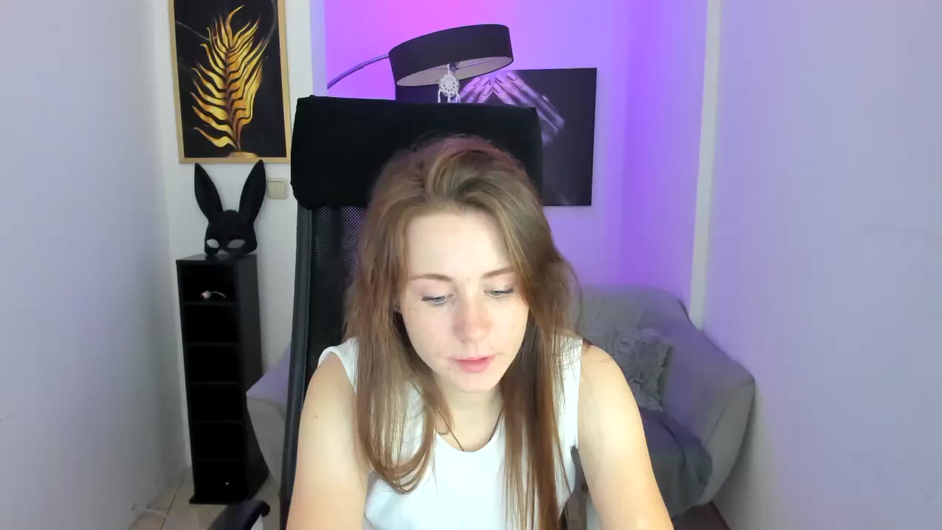 Gallery image thumbnail from Moonshinee's myfreecams stream on, 11/10/2024, 19:15 image 10 of 20