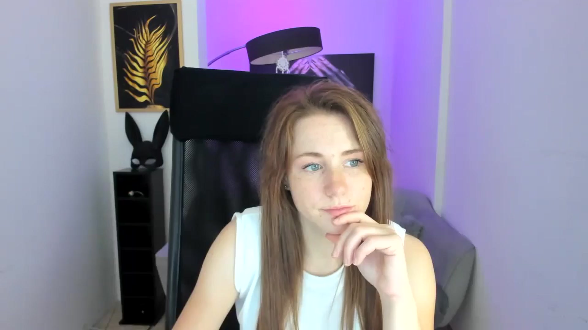 Gallery image thumbnail from Moonshinee's myfreecams stream on, 11/10/2024, 19:15 image 1 of 20