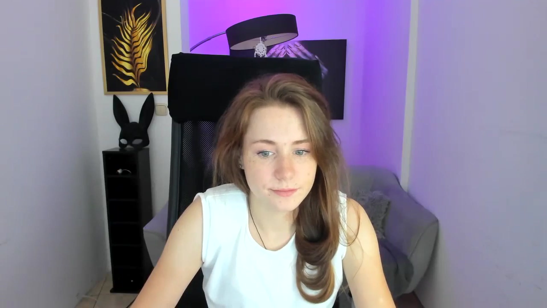 Gallery image thumbnail from Moonshinee's myfreecams stream on, 11/10/2024, 19:15 image 15 of 20