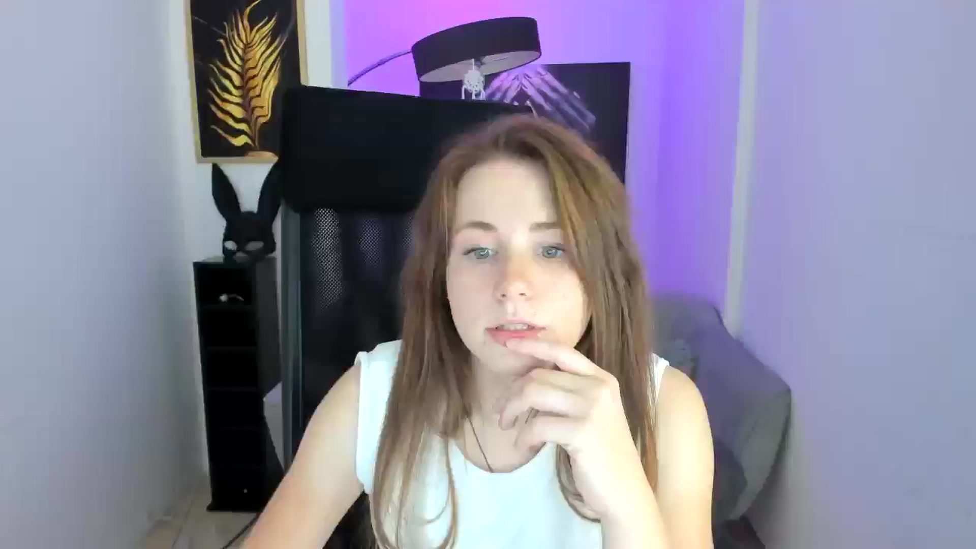 Gallery image thumbnail from Moonshinee's myfreecams stream on, 11/10/2024, 20:58 image 17 of 20