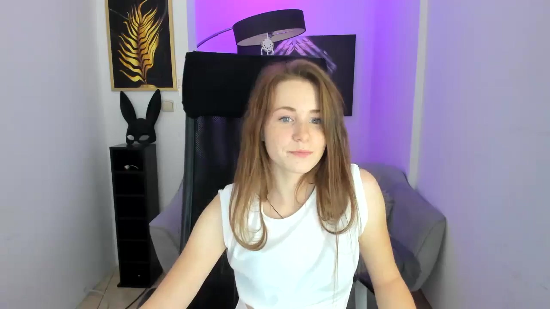 Gallery image thumbnail from Moonshinee's myfreecams stream on, 11/10/2024, 20:58 image 15 of 20