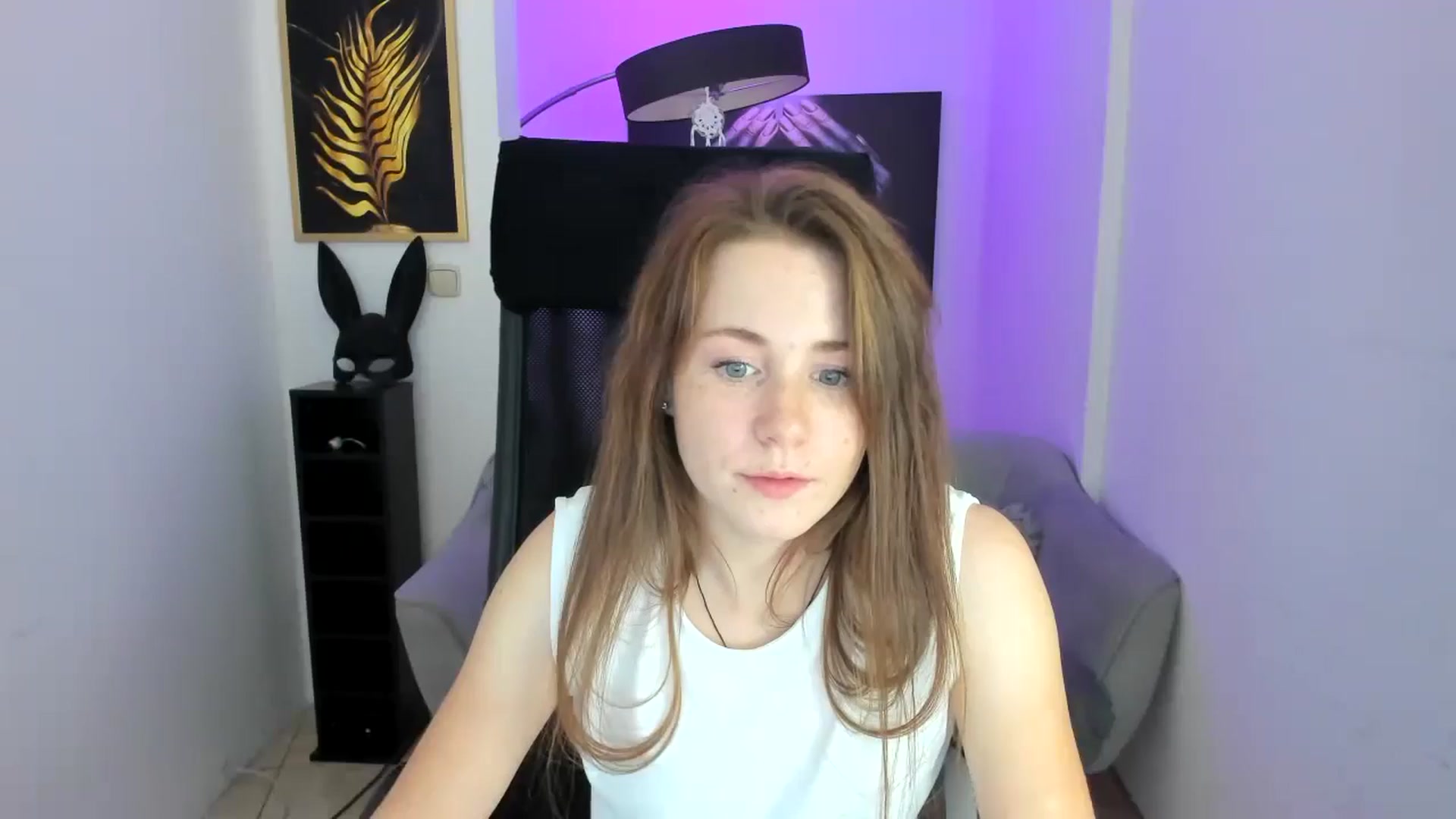 Gallery image thumbnail from Moonshinee's myfreecams stream on, 11/10/2024, 20:58 image 16 of 20